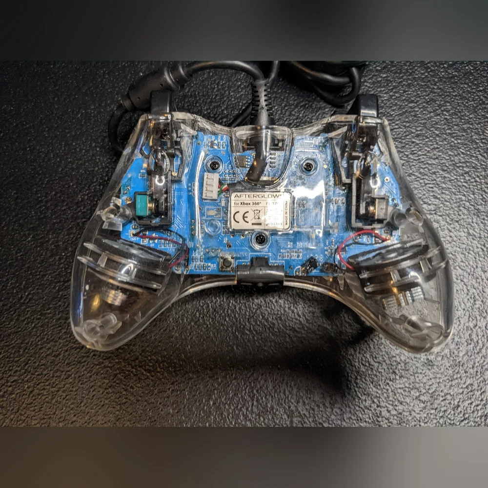 Microsoft Xbox 360 Wired Controllers (2 preowned) Black/Clear